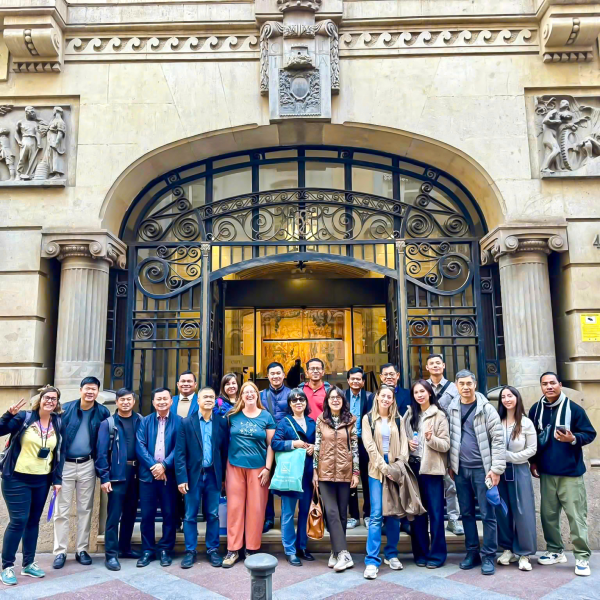 Nha Trang University Delegation Attends DEVICES Project Meeting in Alicante, Spain