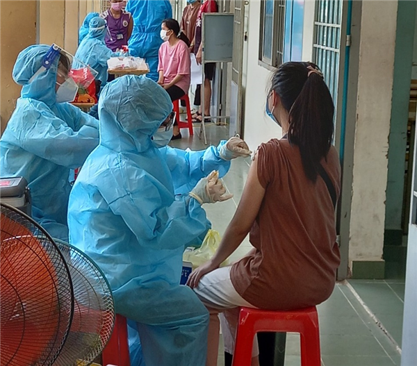 Covid vaccination for students staying in dormitory of Nha Trang University