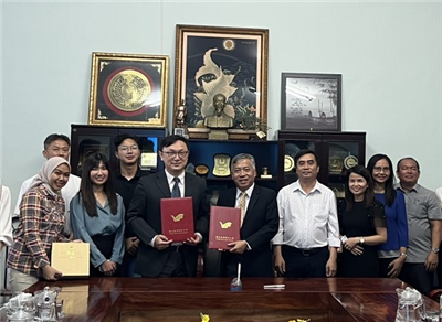 Signing cooperation agreement with National Taiwan Ocean University