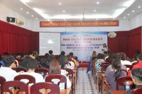 Students of Nha Trang University interact with the American students (SIT Vietnam)